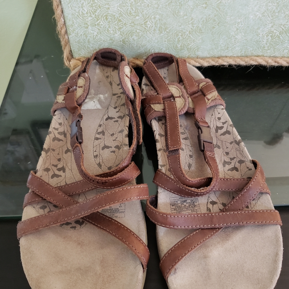 Merrell strapped sandals